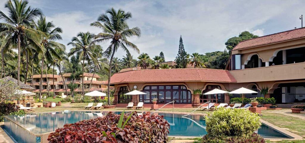 Travel to the Luxury Hotels & Resorts of India